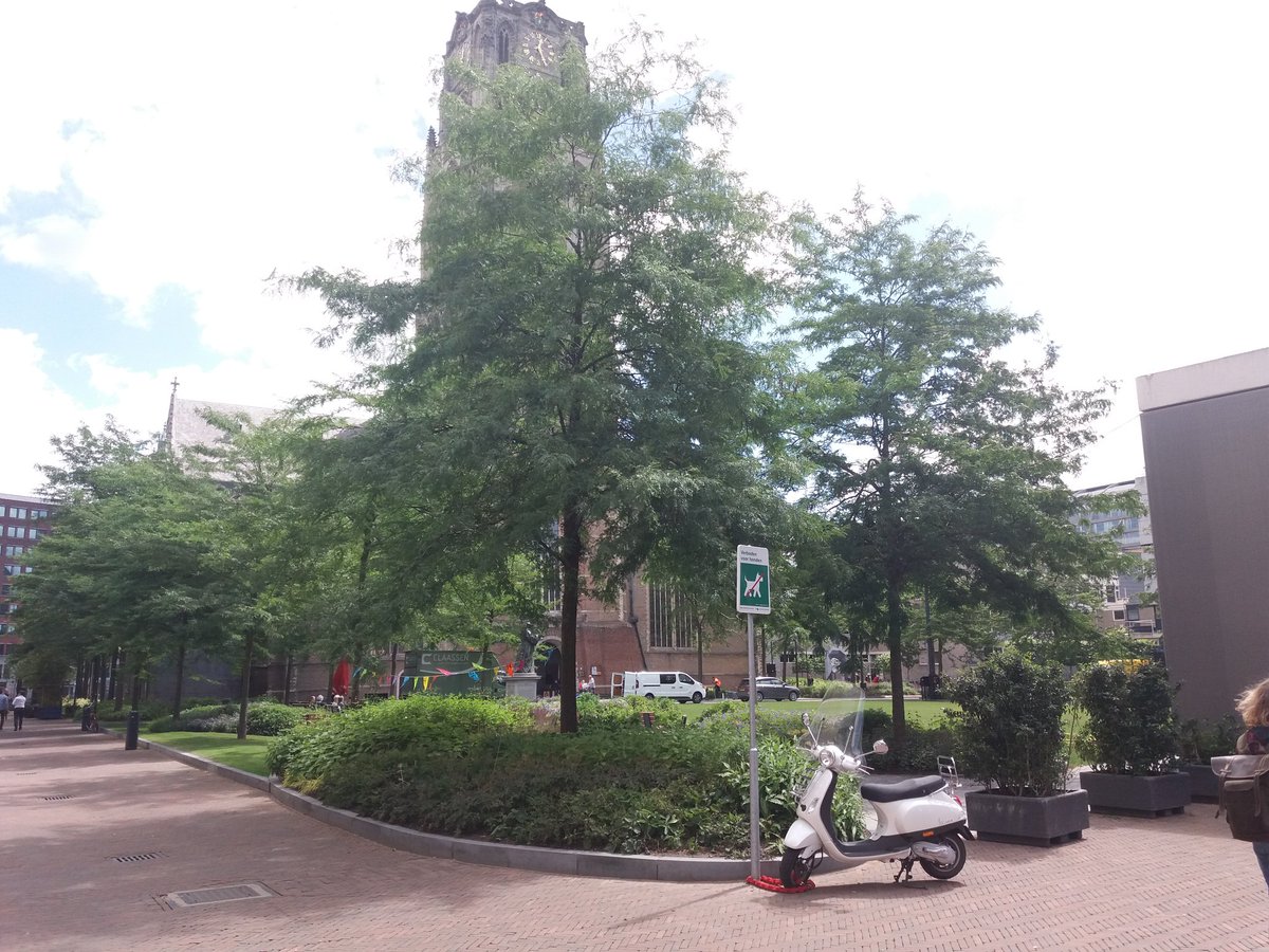 JeroenLubbers1's tweet photo. Met het MT van #036stadsruimte op bezoek in 010 om inspiratie op te doen voor differentiatie, stedelijke vernieuwing en herpositionering van het beheerdomein. #IABR2018 https://t.co/SC9W71sOr1