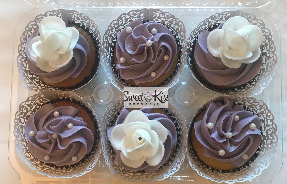 Bridal showers are our favorite! #sweetkisscupcakes #cupcakes #bridal #bride #bridalshower #bridalcupcakes #wedding #weddingcupcakes #foodie #foodporn #yummy