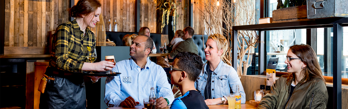 BookDinners's tweet photo. Vandaag opent De Beren Utrecht-Centrum! 😄🥂

Gefeliciteerd De Beren met jullie nieuwe locatie.🎉

Benieuwd hoe de nieuwe vestiging er uit ziet? Reserveer een tafel en vier, samen met De Beren, de opening van de nieuwe vestiging in het centrum van Utrecht: https://t.co/LhoTYH7qHp https://t.co/PRbG4j6YzD