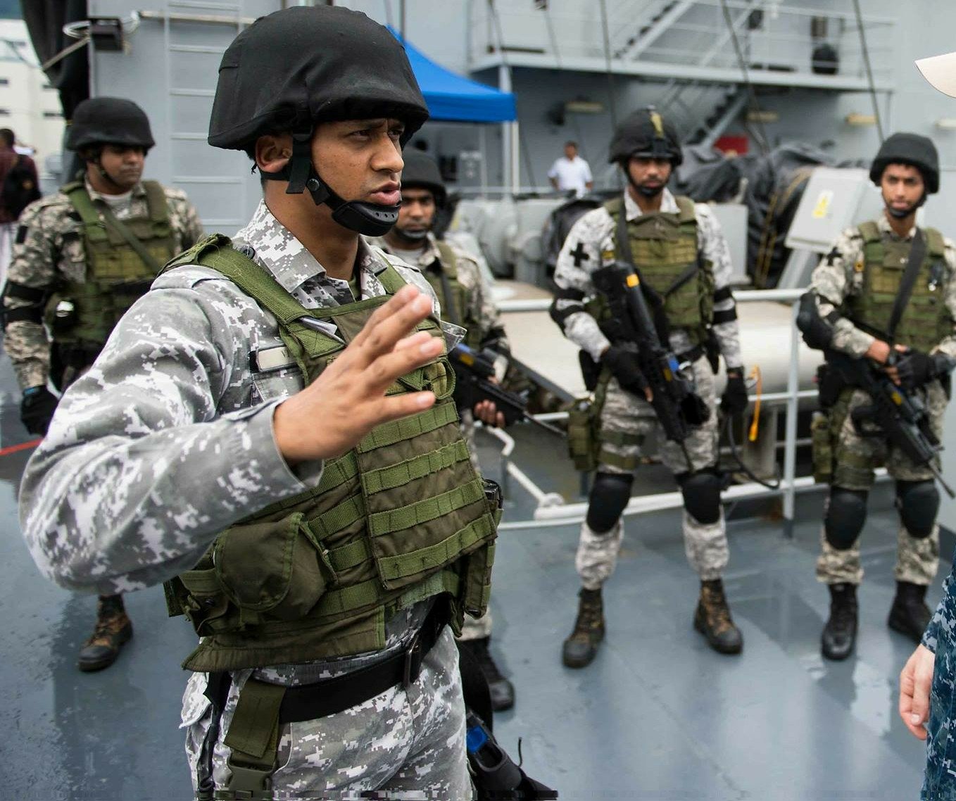 DomeDev on Twitter "4 Marine Commandos (MARCOS) & 4 Indian Navy