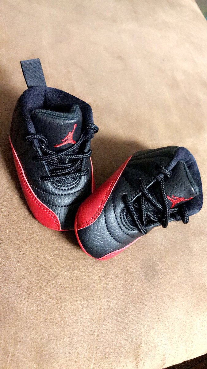 ___SamanthaLee's tweet photo. My heart melts at the sight of my baby boys shoes. #FluGame12 https://t.co/MbblSJkdJt