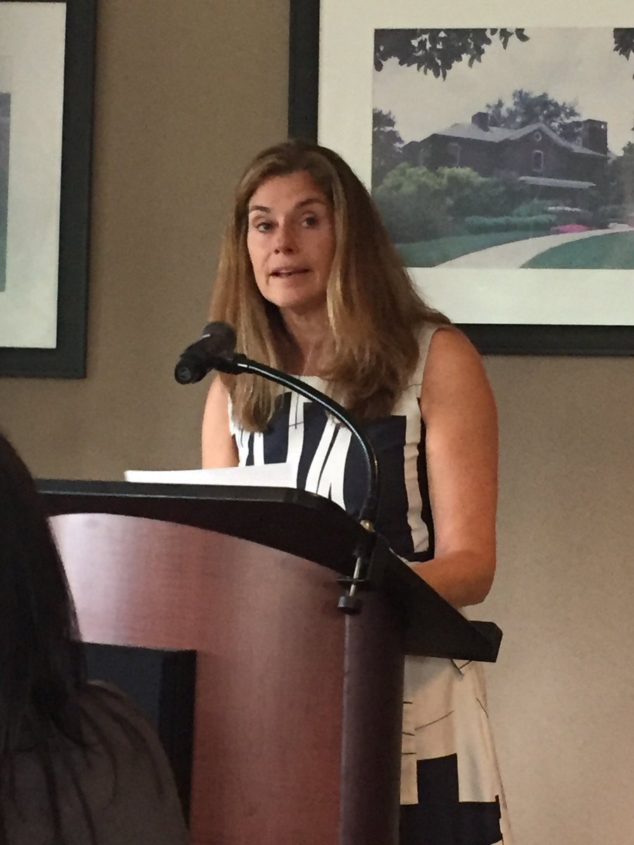JudgeJoyceD's tweet photo. @BridgetMaryMc to Mid-MI @womenlawyersMI what we can do together to break down cement wall: commit to mentoring young women, thank our male mentors, donโt let unimportant differences get in the way #wegotthis #lotsofforce #beatitdown https://t.co/PDBNq4UUYU