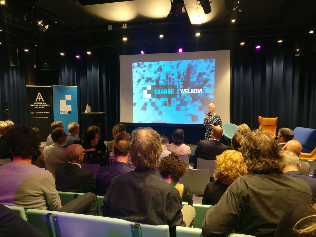 Vandaag bij #wemakethecity lekker werken aan de stad, met creatievelingen van <a href="/CLICK_NL/">CLICKNL</a> en beleidsmakers! Op zoek naar de menselijke maat in #energietransitie en #slimmesteden