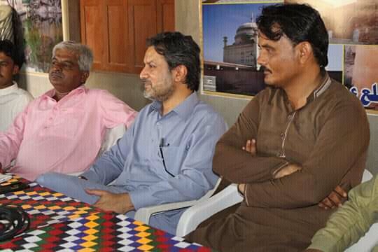 PcwSoffcial's tweet photo. پیپلز کلچرل ونگ سندہ کے صدر اور امیدوار پی ایس 55 محمد قاسم سومرو کی مٹھی کی سول سوسائٹی سے ملاقات۔
حلقے کی صورتحال اور اپنے ایجنڈا پے تبادلہ۔
@Qasimsoomro 
@BBhuttoZardari @AseefaBZ @BakhtawarBZ @FaryalTalpurPk @JavedNLaghari @imirshadbhatti https://t.co/OQk8ovGhHD