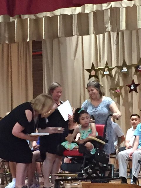 SayenMD_'s tweet photo. Congratulations to Kyana for moving up to Middle School! We are all so proud of you and will miss you so much! 🎓 @SayenLions @WeAreHTSD https://t.co/1yEnpsqgQA