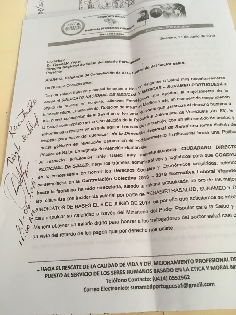 sunamedpor1's tweet photo. En cumplimiento de los lineamientos de FENASIRTRASALUD Y SUNAMED NACIONAL Entrega de Oficio al Director Regional de salud del Estado portuguesa . Exigiendo cumplimiento del Acta convenio del sector Salud . https://t.co/zelJU1S5FU