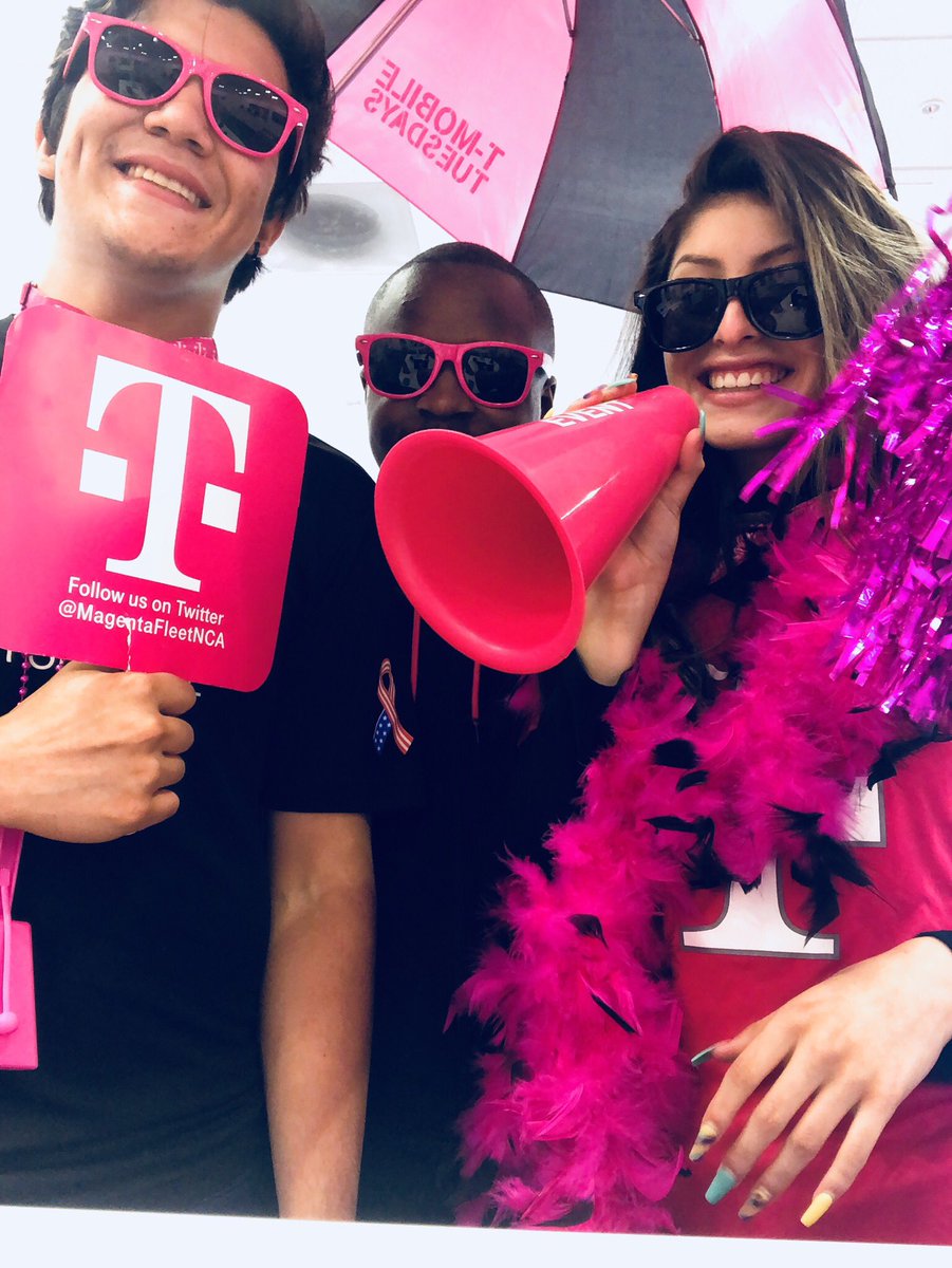 Kmobile1p's tweet photo. #nationalselfieday #EDUBWINS @tommyhheng @anthonyheng82 @nazarma @MGonzal186 @JesstIn48 @RealEWInc https://t.co/JjB2cykJPn