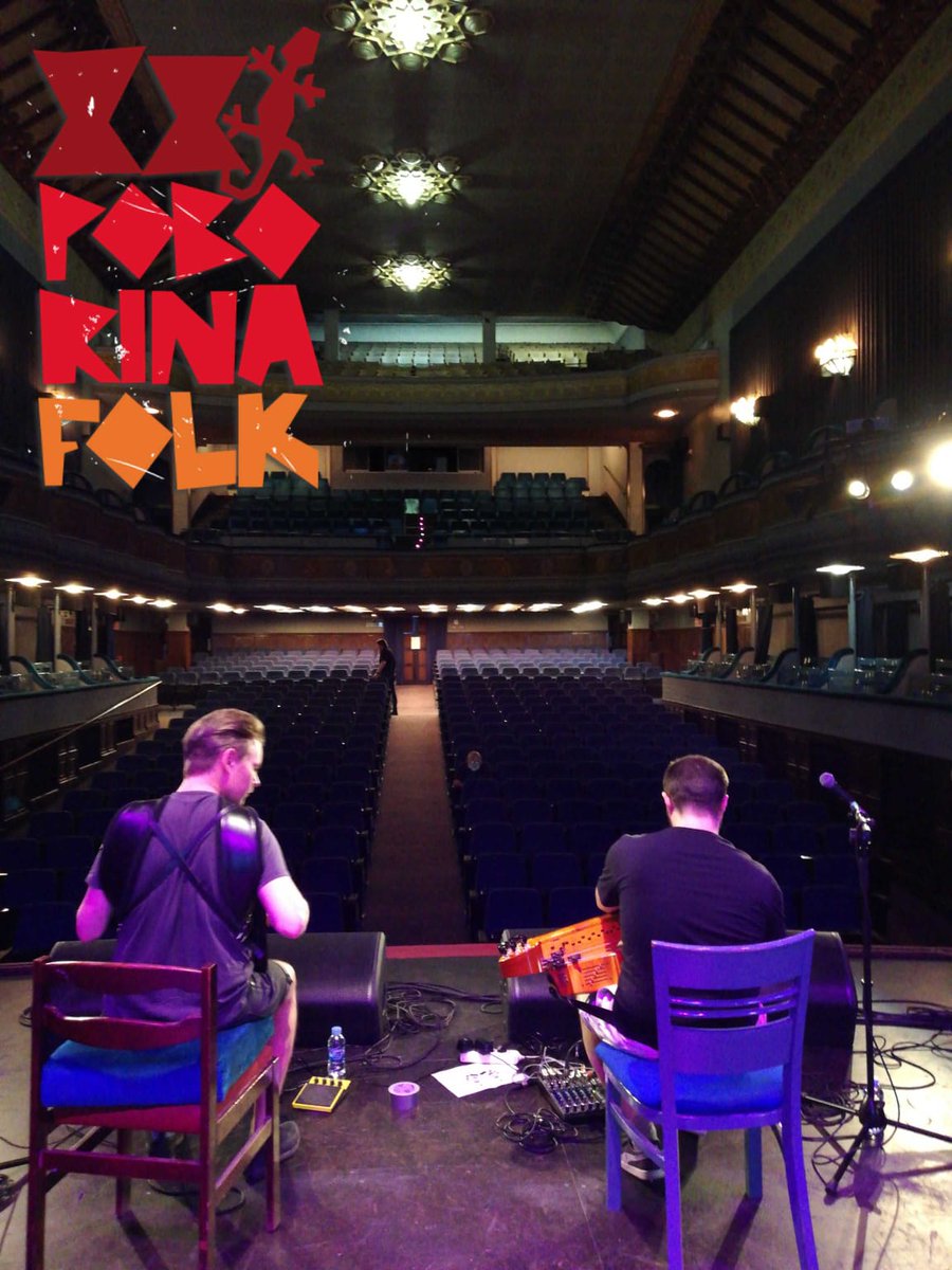 Poborinafolk's tweet photo. Y en el Teatro Marín ya están probando sonido el dúo de NewFolk #Symbio, recién llegados de Suecia. A las 20:30 h tendremos el Concierto por el XX Aniversario de #PoborinaFolk en Teruel. Quedan 70 invitaciones que se daran en la entrada https://t.co/klsnWSzMbw