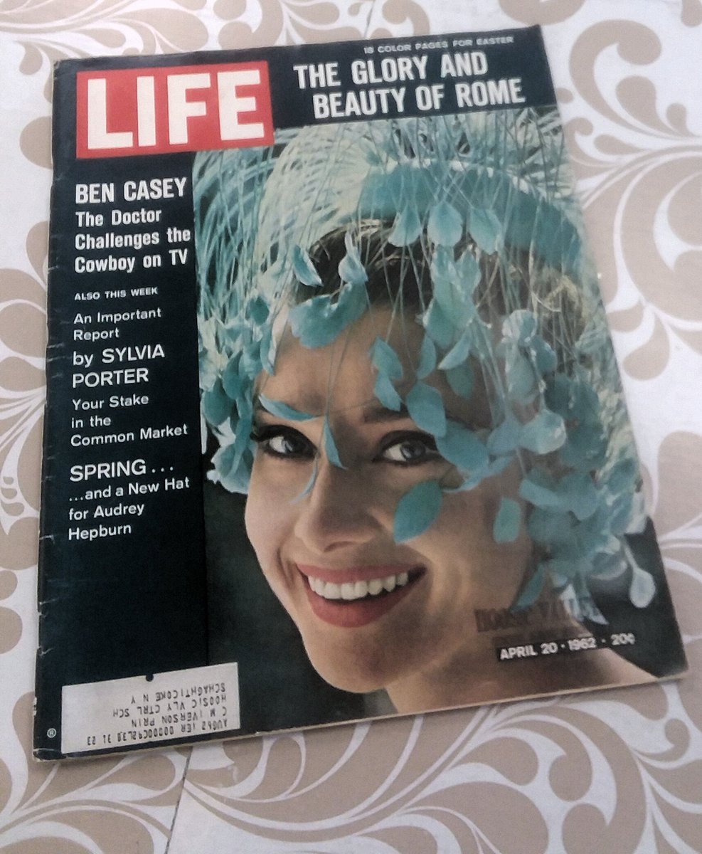 MmtsinaBoxGirl's tweet photo. Check out the beautiful gift that the universe dropped in my lap today when classrooms were being cleaned at work! Audrey Hepburn, April 20, 1962! #audreyhepburn #life #lucky 💓💓💓 https://t.co/CazXqxYSlu