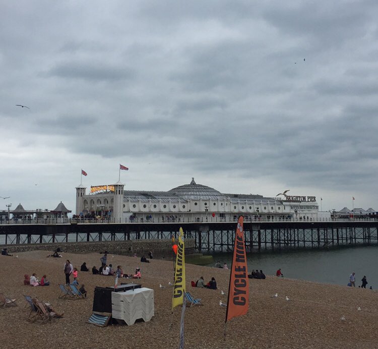 هُنا لندن tweet media