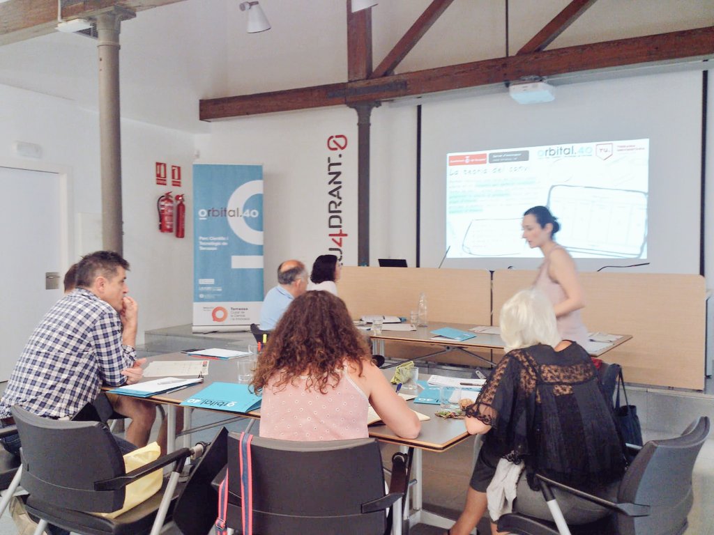trsinnovacio's tweet photo. 😄 Campus d'Estiu TU 2018 | Aquest matí hem explicat com construir #ModelsdeNegoci socials i com afegir valor social o ambiental als projectes d'emprenedoria. 
@ajterrassa @TRSUNIVERSITATS https://t.co/X4xVUzA6LU