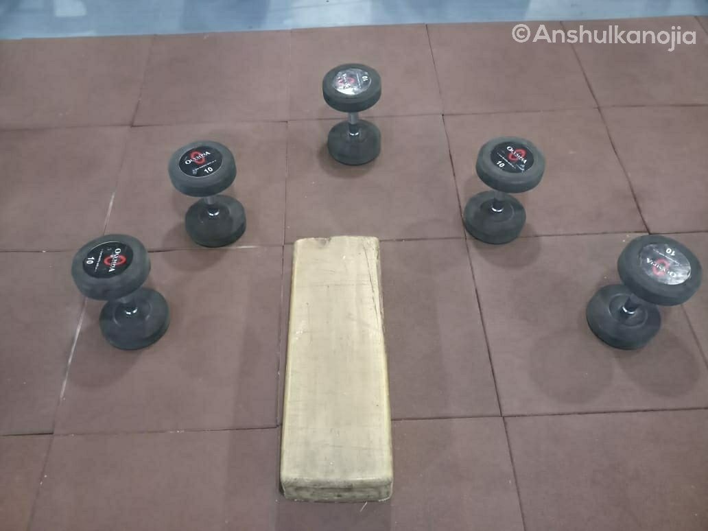 anshulkanojia17's tweet photo. #gymversion https://t.co/mb3ehIDa24