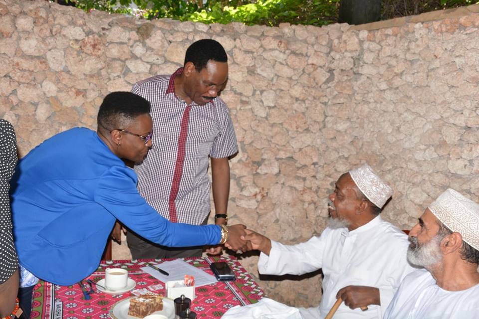 InfoKfcb's tweet photo. The meeting between @InfoKfcb  and the Council of Imams and Preachers of Kenya explored strategies for  partnerships in public sensitisation among the Muslim youths to counter  radicalization through unrated content. #KFCB2018 @KGathoni Dr.@EzekielMutua @NellyMuluka @moscakenya https://t.co/0EoJLZAtoO