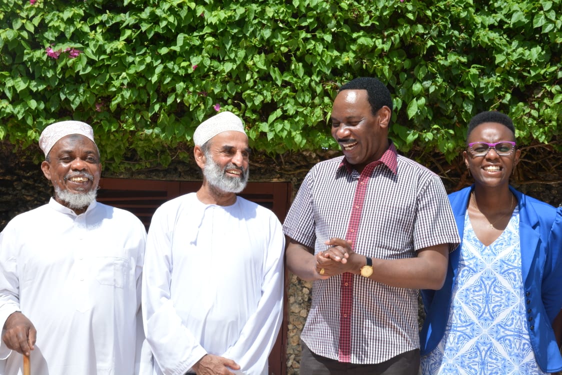 InfoKfcb's tweet photo. The meeting between @InfoKfcb  and the Council of Imams and Preachers of Kenya explored strategies for  partnerships in public sensitisation among the Muslim youths to counter  radicalization through unrated content. #KFCB2018 @KGathoni Dr.@EzekielMutua @NellyMuluka @moscakenya https://t.co/0EoJLZAtoO