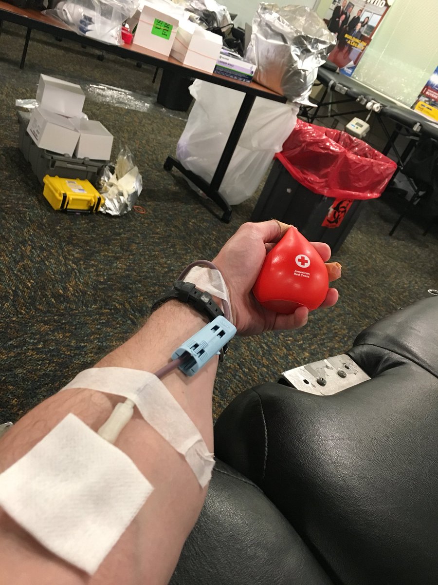 bfunicelli's tweet photo. I do it for the cookies and apple juice. #donateblood #savelives #eatsnacks https://t.co/ueKwLQjPj1