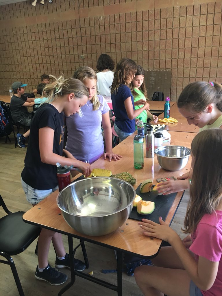 JGeddes56's tweet photo. Preparing, sharing and eating the healthy fruit kabobs in the new and awesome Access kitchen. 🍌🍊🍓🍍@KingsvilleCobra @accesscounty https://t.co/TrtAndHuH6