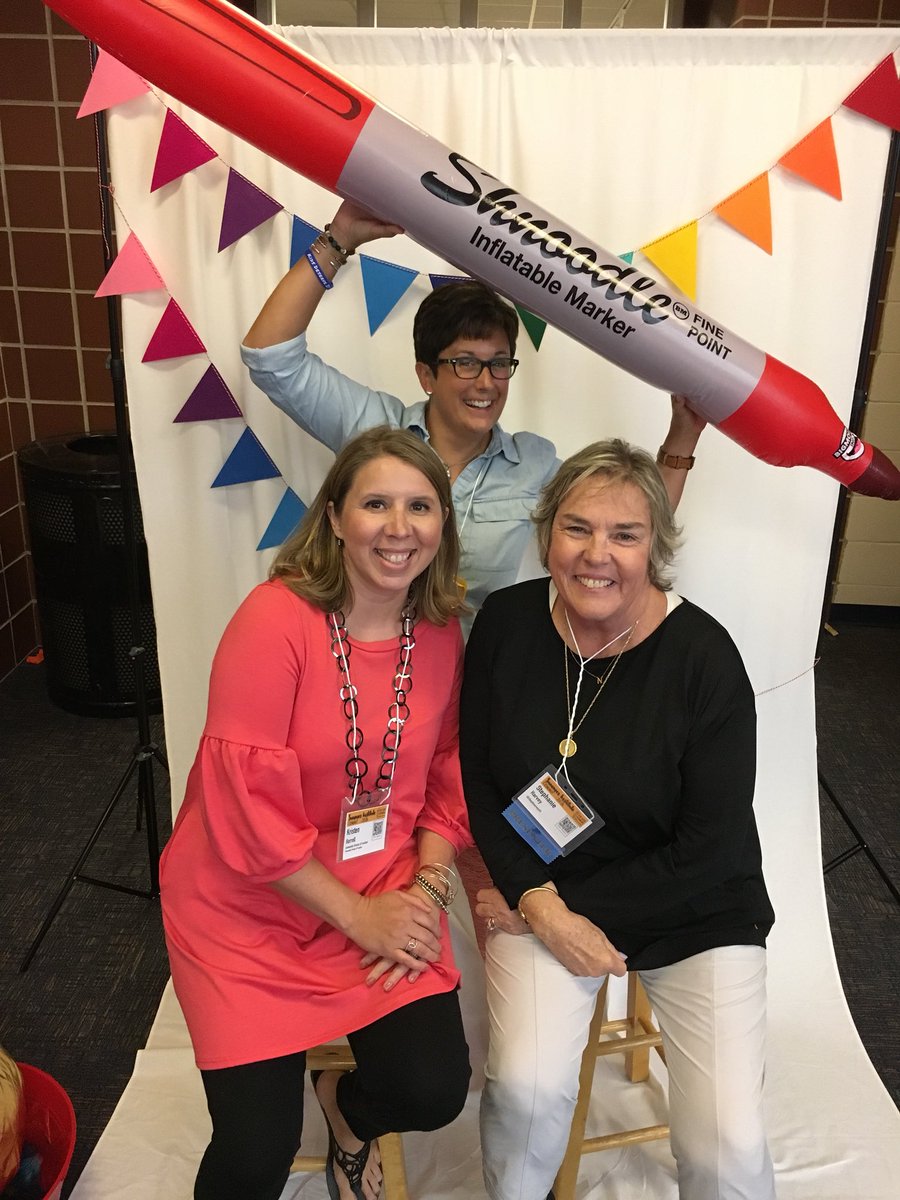 LesleyMillerCSF's tweet photo. We’ve had a ball with @Stephharvey49 as her chauffeur and dinner buddies. What a wonderful leader! We are walking in the clouds! Thanks for the inspiration! #TheLeadLearners @khorrell https://t.co/5h7JgJPpwD