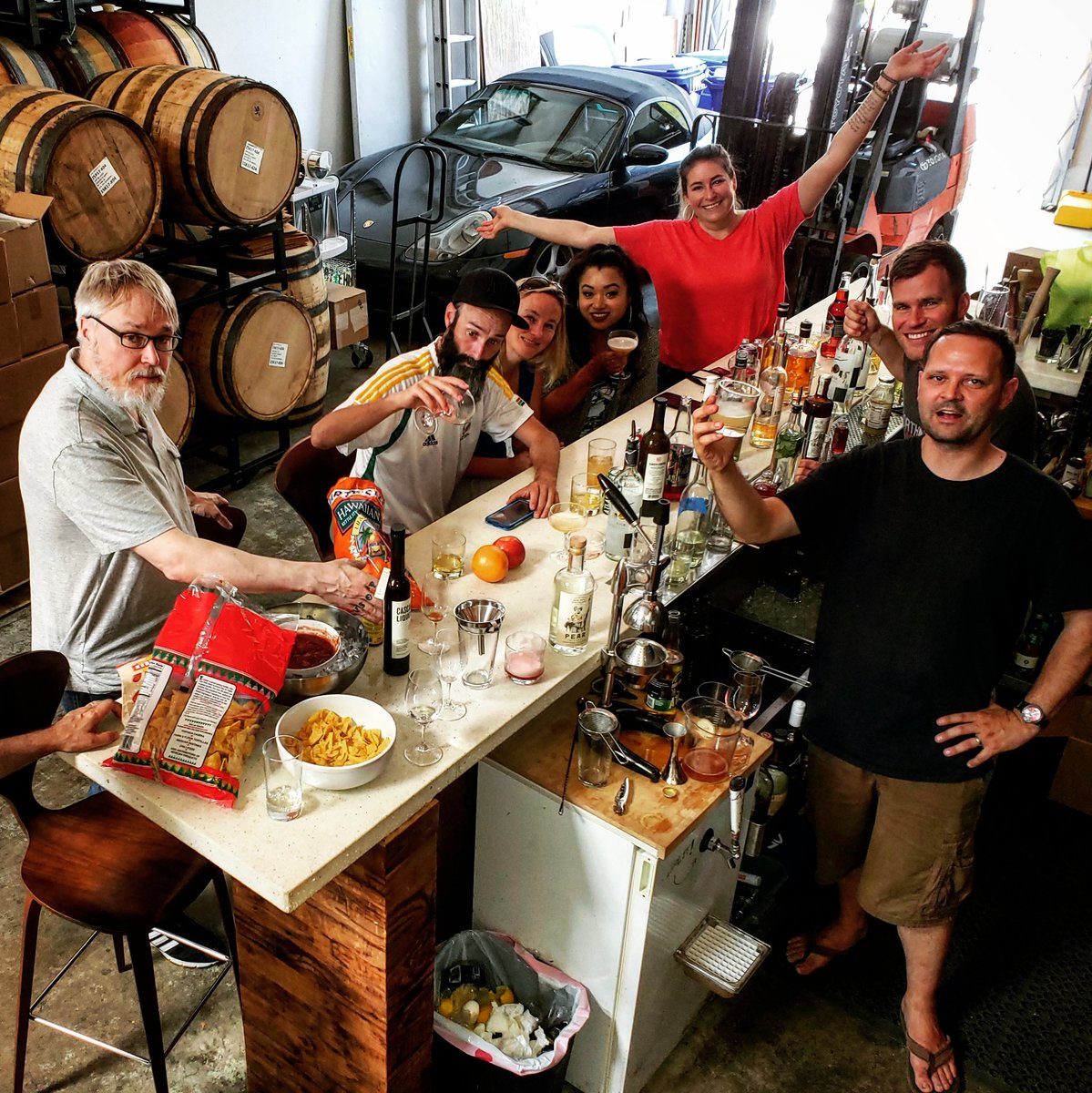 jondavidson's tweet photo. Working on #cider cocktails for Avid Cider's new Portland location with some of Oregon's finest.

@BullRunSpirits @ATLASCiderCo @megswelling @NewDealPDX  #pdx #ariagin #avidcider #portland #drinklocal #craftcider #craftcocktails #mixology #distillery https://t.co/V0vxP0uE82