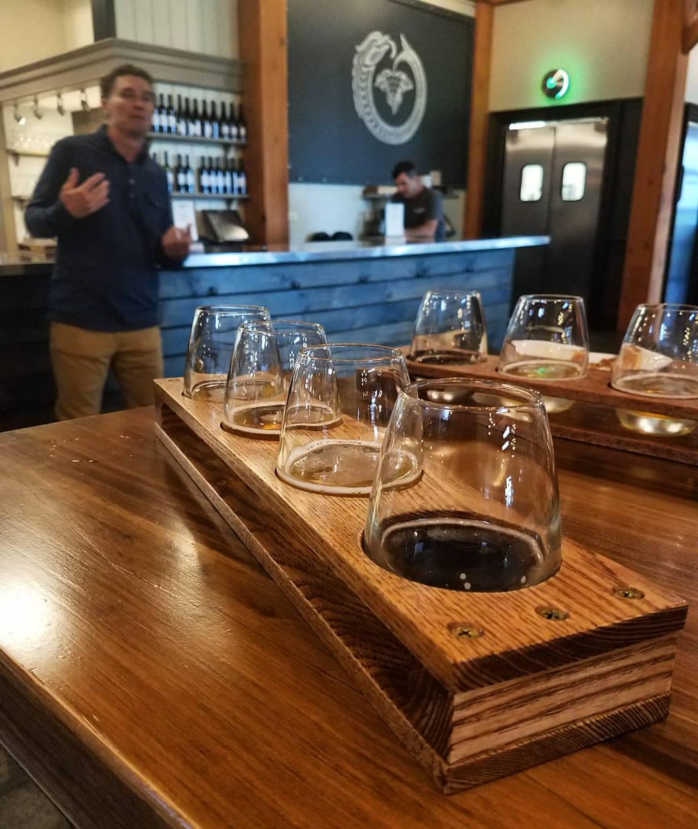 TheDishRIM's tweet photo. #RhodeIsland's newest #brewery, Taproot Brewing at @NewportVines, is now open to the public. https://t.co/CAfmnQdDRu #ribeer #ribrew https://t.co/kwEIjo09Qg