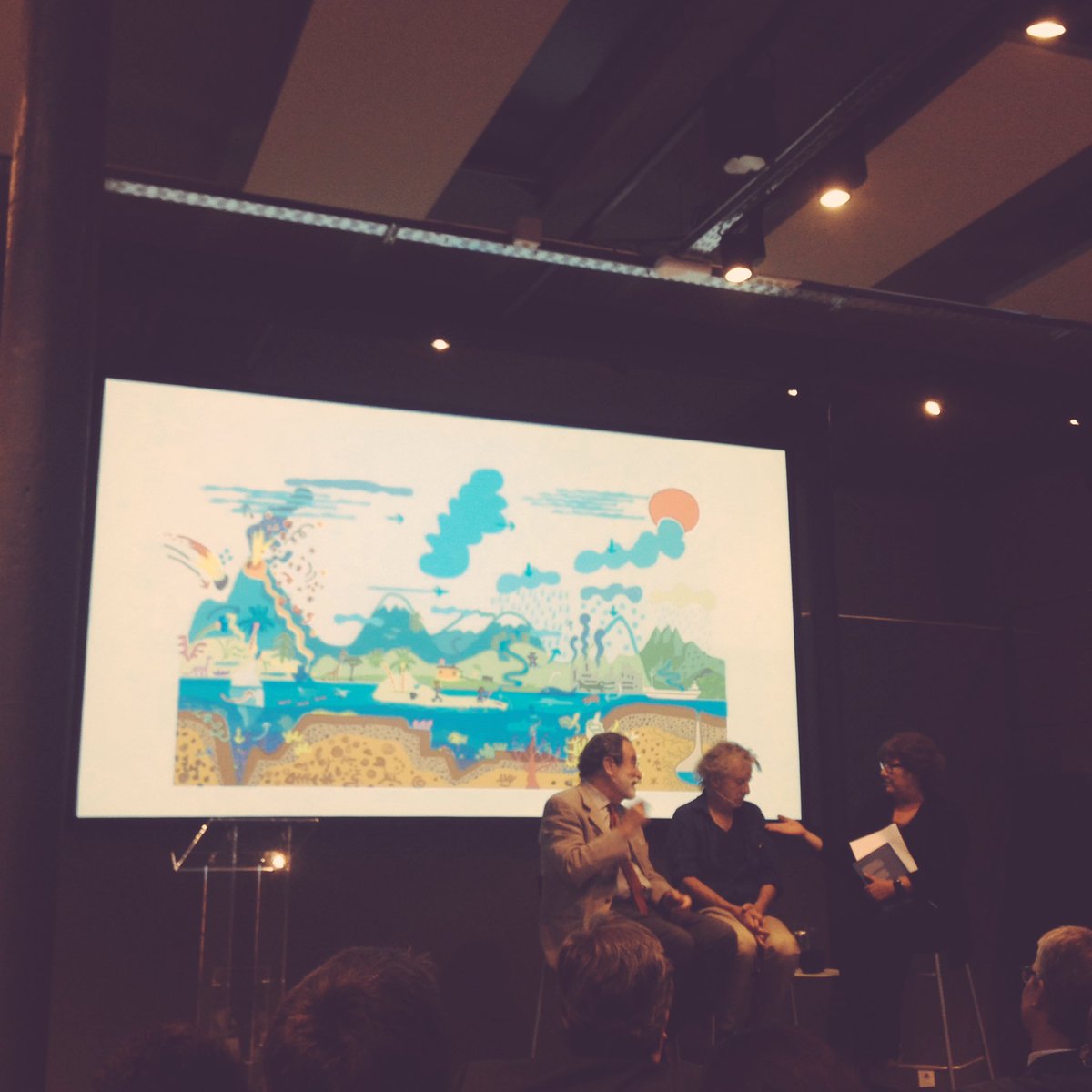 Presentació del llibre "Em dic Aigua!" de Ramon Folch i Javier Mariscal al <a href="/portaleixample/">Portal de L'Eixample</a> Obra editada per la <a href="/fundacioagbar/">Fundació Agbar</a> #emdicaigua