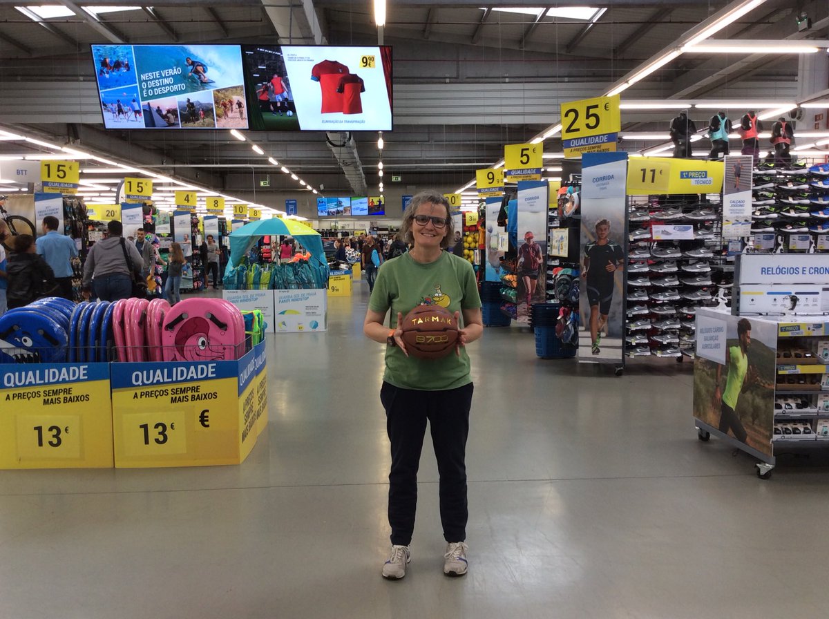 ClaraLuxo's tweet photo. Muito obrigada Decathlon Amadora pela oferta desta bola da vossa marca.
Será testada nos próximos dias... https://t.co/FvqdLedXoe