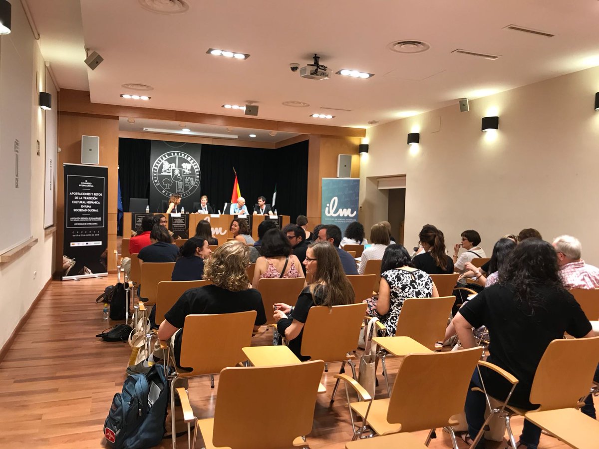 AlbertoEsVa's tweet photo. Comienza la mesa redonda "Extremanegra", con Eugenio Fuentes, Susana Martín Gijón y Luis Roso. Modera Carmen Sotomayor. #AHHCaceres18 https://t.co/Np6oEp9aW7