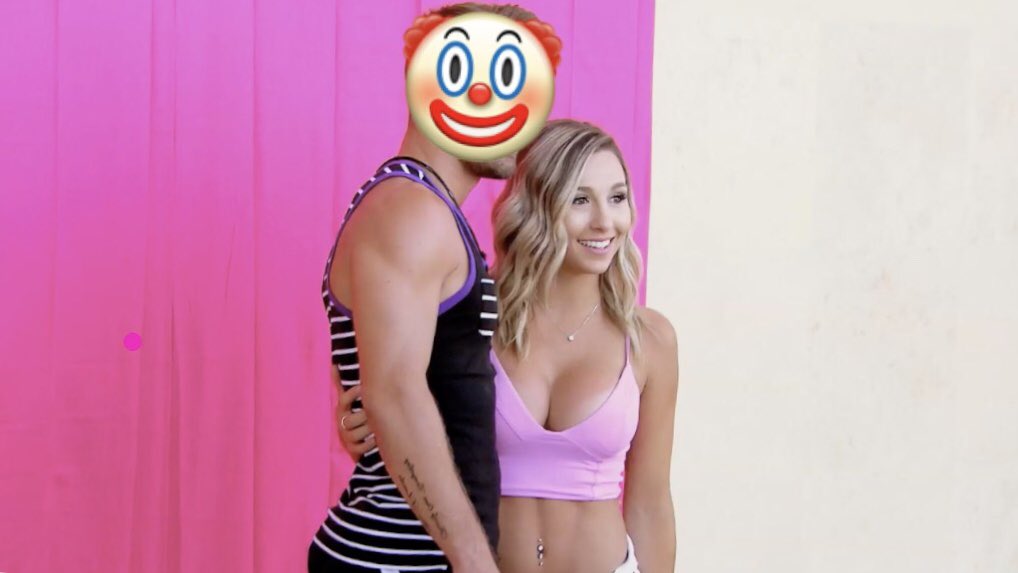 lexi__marsella's tweet photo. this party was lit, it reminded me of the circus! it had a clown and some animals #LITTYLITTY https://t.co/zzyuL3iUO3