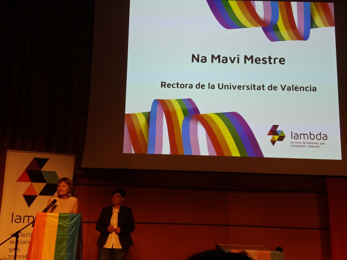ciborra_cloti's tweet photo. Estem als Premis Margarida Borras de @lambdavalencia. Un #OrgullVlC2018 estar acompanyant i recolçant aquest acte!! https://t.co/V3k9YjKvc2