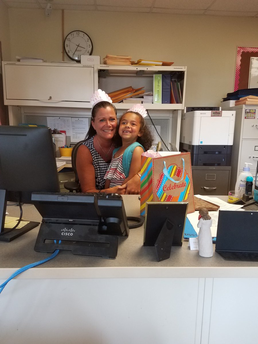 HF_Whitman's tweet photo. Happy Last Day of School. #HFTigerPride https://t.co/j1C6fTWXjt
