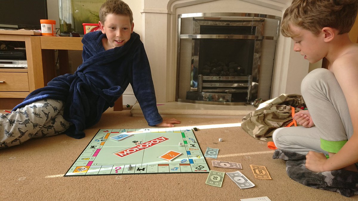 SarahSutton12's tweet photo. Daddy gives them a weeks xbox ban then toddles off to work...not sure who's being punished here #IHateMonopoly https://t.co/NPjHTuQU5Z