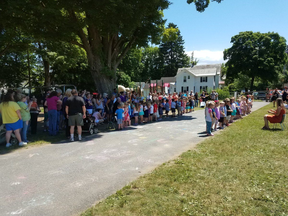 HF_Whitman's tweet photo. UPK Celebrations! #HFTigerPride https://t.co/SHKrx6jMs5