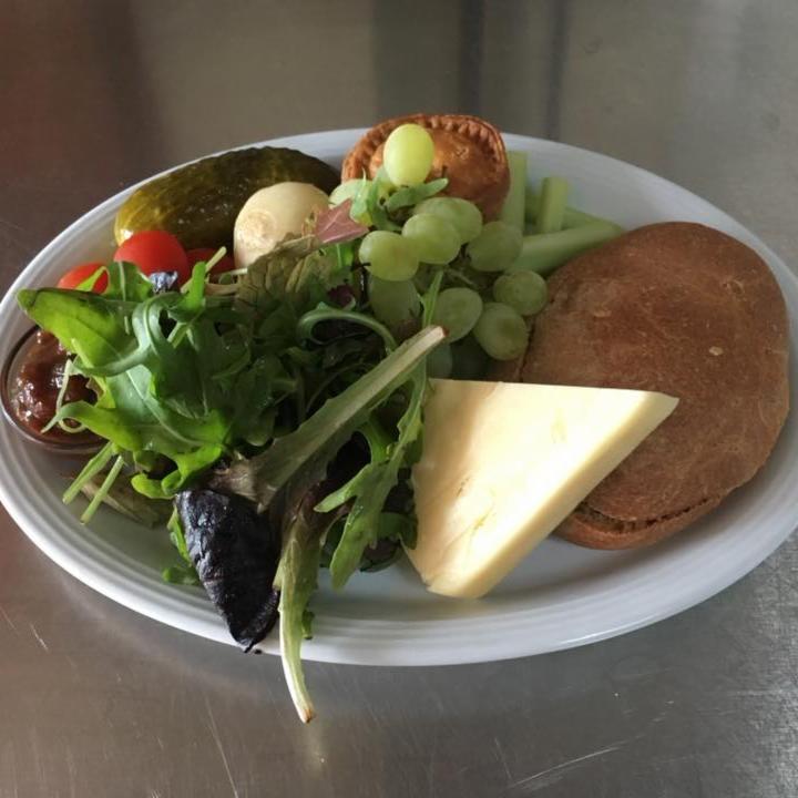 regal_kings's tweet photo. It's been a warm one today and it's going to get even hotter! We have new seasonal choices on our menu now like this refreshing ploughman's lunch so pop in and #besociallocally this summer! #summerishere #kingsbridge https://t.co/DdX1XP1ZXd