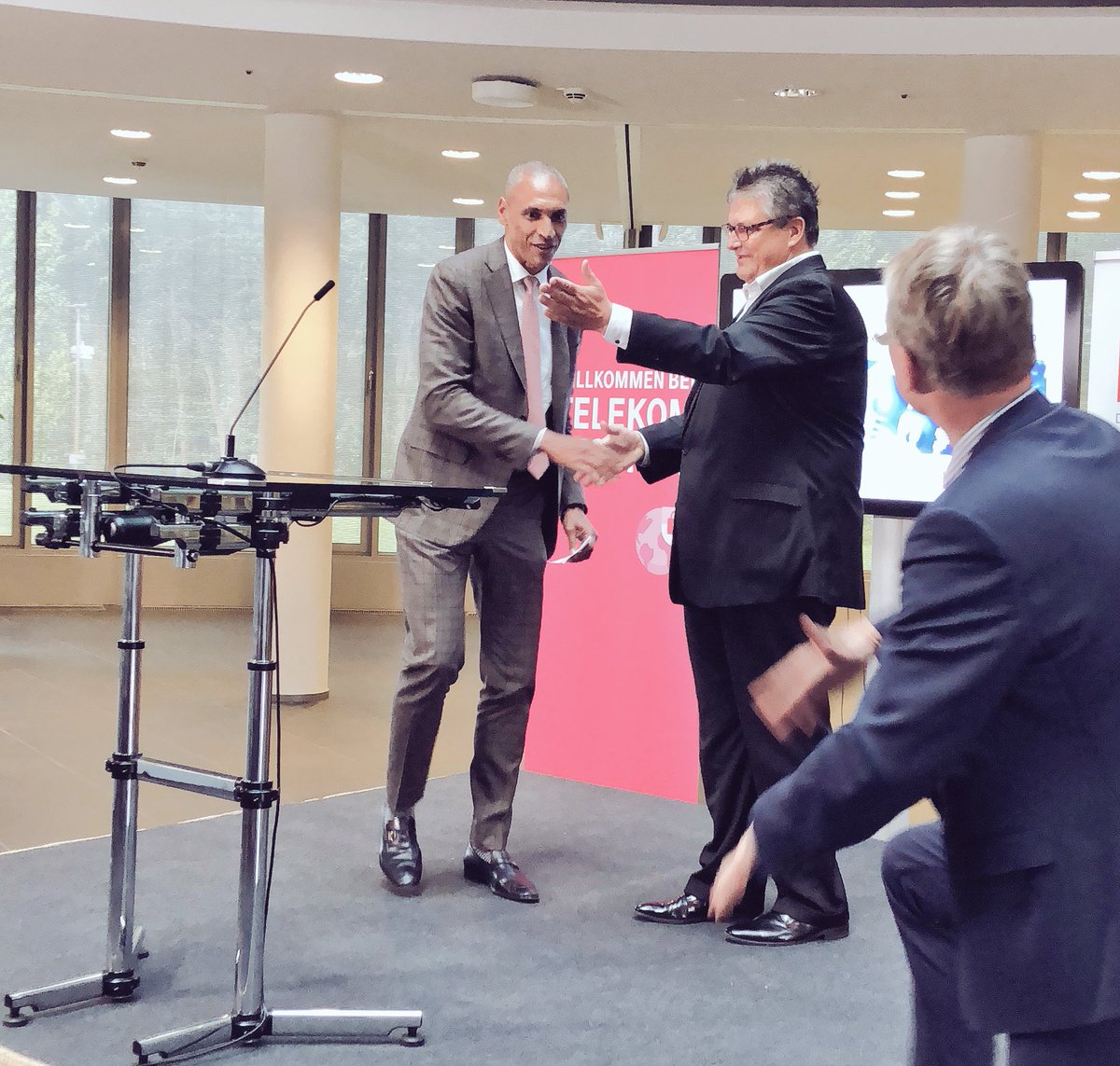 sinemguhersahin's tweet photo. Forging relationships that matter at  #PotsdamerKonferenz for national Cybersecurity @HPI_DE @tsystemsde @McAfee with  @youngdchris and @BackofenD https://t.co/vDgrrdDKqH