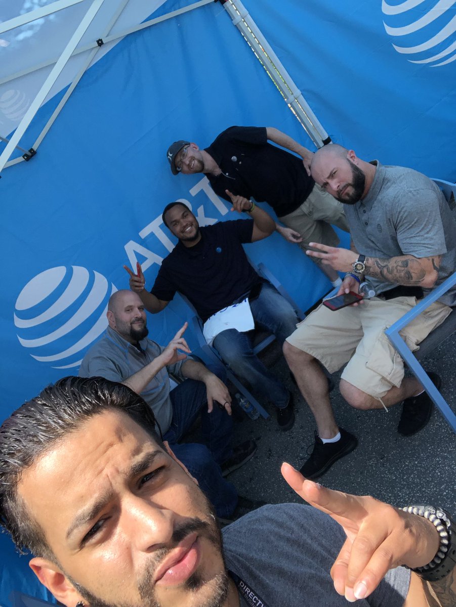 Beast_Mall's tweet photo. Is like 100 degrees!!! Workflow team EN FUEGO 🔥 #jubileeday #teamenfuego #EastBizBlitz #OHPA #selfier #SelfieDay2018 @judy_cavalieri @NDixon121212 @Broncos1984 @JTHOMPSON3544 @LeviWinters13 @Team_West_Man @Beast_Mall @Camphi11 @kuhn3 https://t.co/0EZ17jGMGM