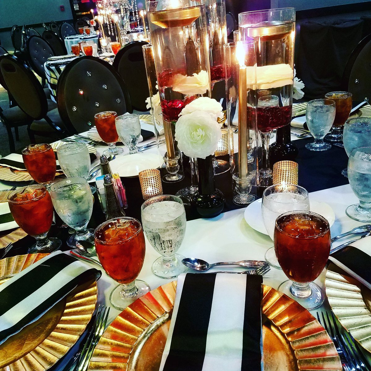 PGDRentals's tweet photo. Our #throwbackthursday is not quite a throw back but we are still drooling over last week event!
#paparazziglam #weddingdaymoments #dallasweddingplanner #dallasbrides #dallasweddings #dallasweddingplanners #dfwbrides #dfweventplanners #dfwweddings #dfweventplanner https://t.co/AqtIaWdZHB