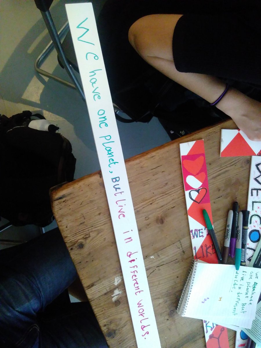 hilaryjennings's tweet photo. Celebrating @RefugeeWeek with our @tttooting @CARAS_LDN #SignsOfWelcome workshop at @MigrationUK https://t.co/3xOl0U0Ua5