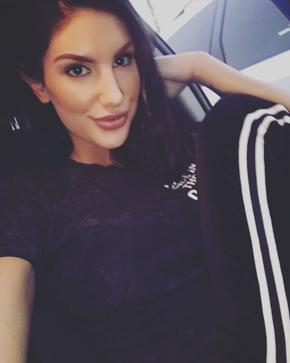 empress090's tweet photo. #NationalSelfieDay https://t.co/bijvhCJ3nm