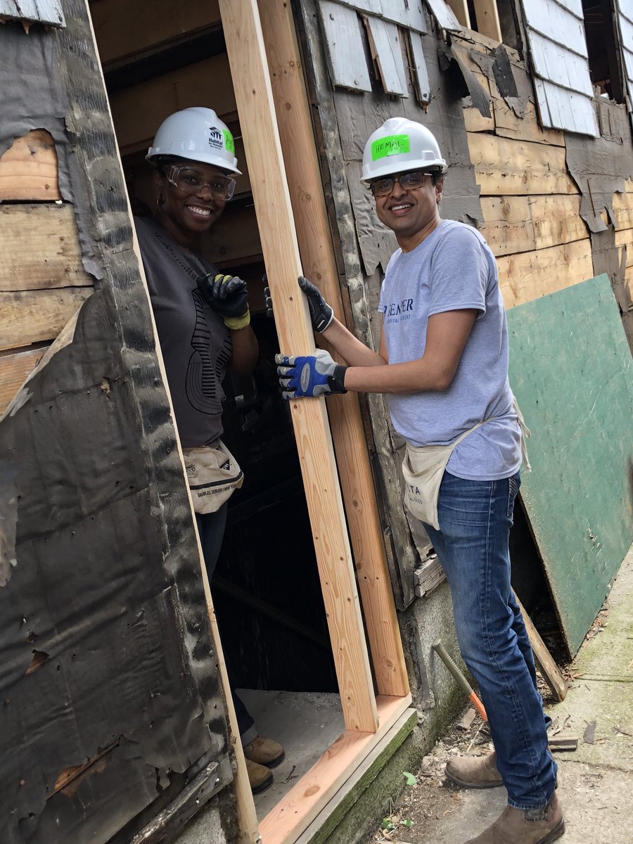 sempercap's tweet photo. Starting to see results! #sempergivesback @HabitatNYC https://t.co/mHBLFzLN0y