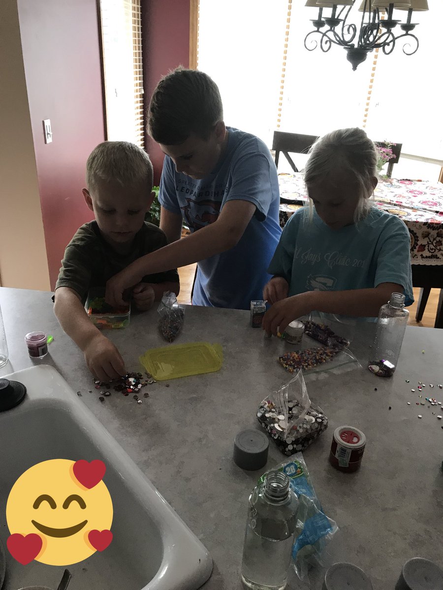 Kerristoffel81's tweet photo. Making #CalmingBottles today! #SelfRegulation #BestPracticeAtSchoolAndAtHome https://t.co/gq6nkytxRs