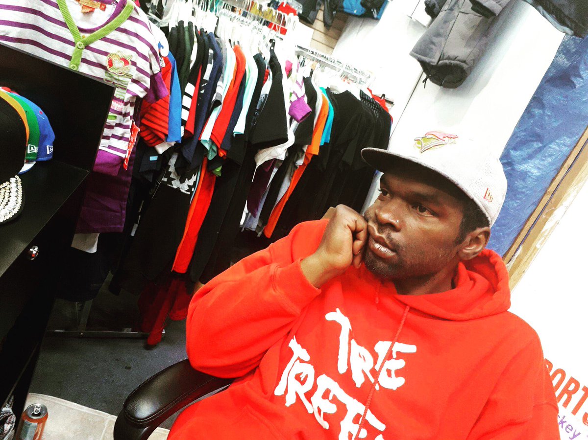 tretreez's tweet photo. 🎶 NEW MUSIC DROPPING😎.. 🌴🌴 https://t.co/Ky9PWoXvNS 🌴🌴 #TreTreez #Trematik #indieartist #hiphop #summer #RapLivesMatter #Xxxtenacion #Bless https://t.co/QmL0ch1yRS