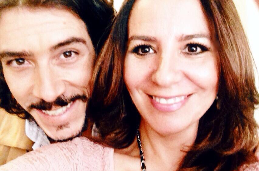 teresagarza's tweet photo. #NationalSelfieDay mi selfie favorito,  con mi villano favorito, excelente actor @OscarJaenadaFC  ojalá te pueda entrevistar otra vez . https://t.co/kNHTGYgq50