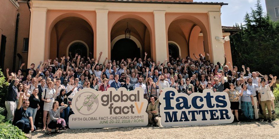 Résumé du jour 1 du congrès #GlobalFactV qui réunit plus de 200 personnes dont la plupart sont vérificateurs de faits. ow.ly/sX0Y30kBFkS #Impact #RussianDisinformation #ManipulatedVideos #Chequeado #FactCheckingInTheClassroom #EducMediasInfo