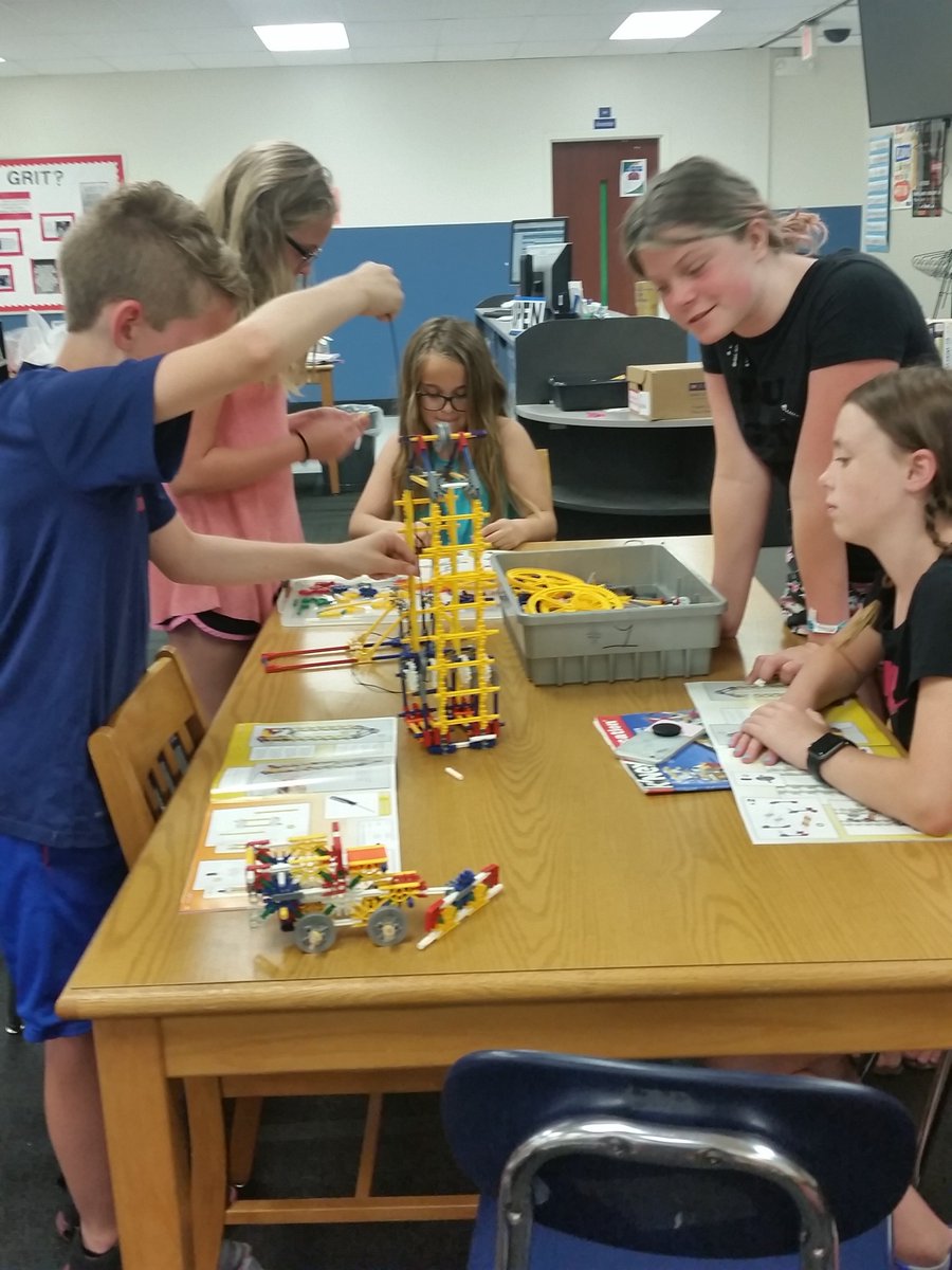 RMSSummerSchool's tweet photo. Engineers in training during @RMSSummerSchool! https://t.co/4x4DNMgiQT