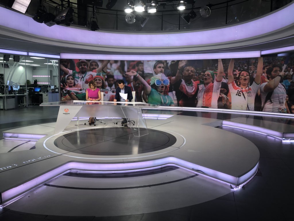claudialomadi's tweet photo. Experiencias geniales con una profesional admirable 🔝📝🎥📺 @LorenaGDiez @atresFormacion https://t.co/B6gfw2Ue0g