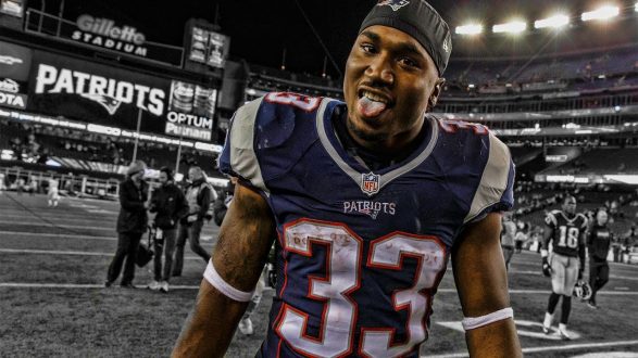 SuperBowl2018US's tweet photo. Dion Lewis || “Jitterbug” ᴴᴰ || 2018-17 Patriots Highlights https://t.co/Hvqm10xCNI https://t.co/ckfX7FXBeM