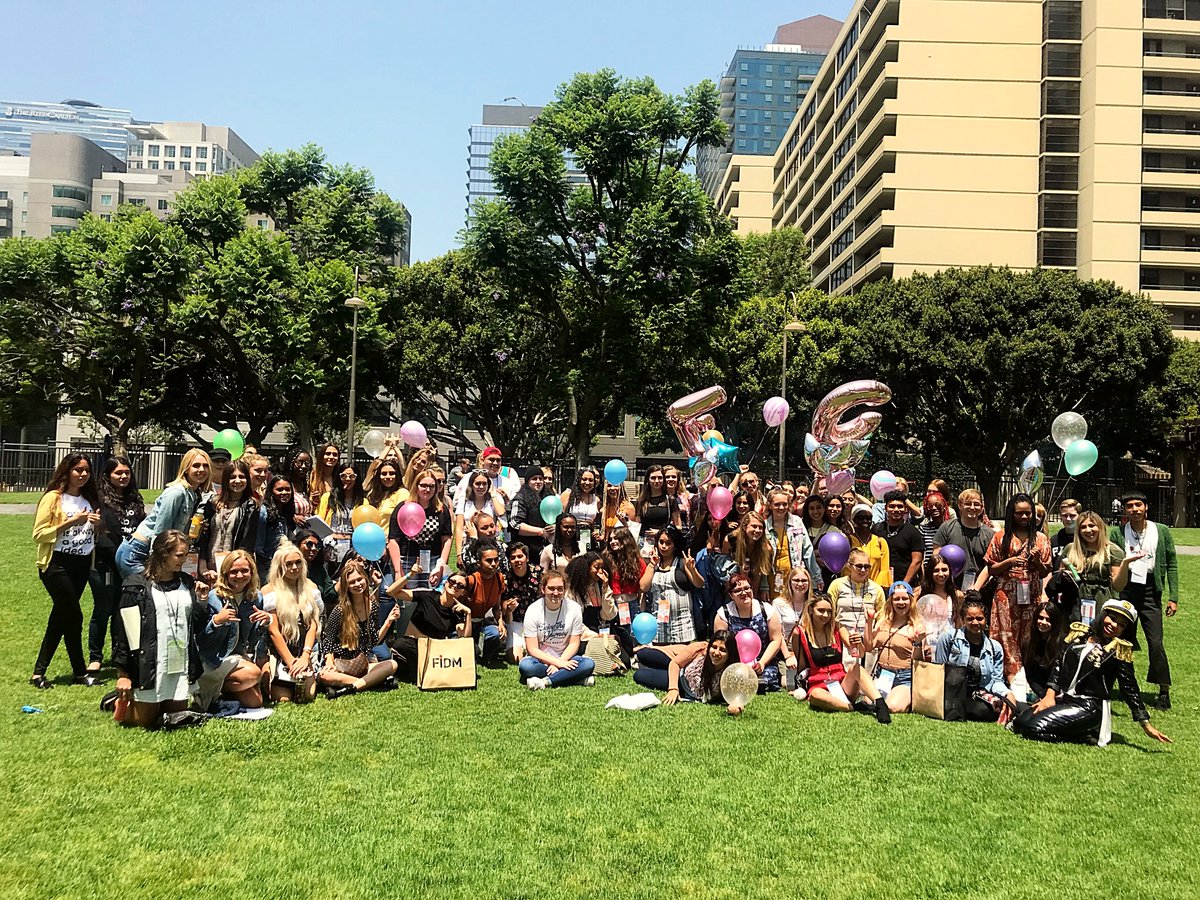 FIDM's tweet image. Day 1 at #3DaysofFashion was a success! Attendees got to experience life as a #FIDMStudent in workshops, park festivites, and a special @fashionclub Presidents lunch!
