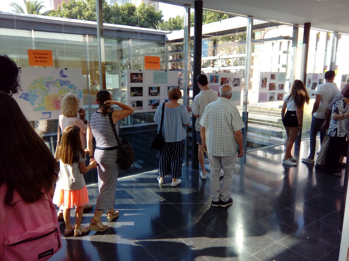 bibliosmataro's tweet photo. Inauguració de l'exposició Mirades sobre la ciutat: 60 anys de canvis a #Mataró, realitzada pels alumnes de 2n d'ESO de l'Institut Alexandre #Satorras entorn d'alguns canvis que ha experimentat la ciutat durant els darrers 60 anys.
A la Bib. #antonicomas https://t.co/4HZubBmhS4