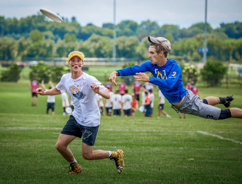 Ultiworld's tweet photo. High School National Invite 2018: Tournament Recap (Boys' Division) -> https://t.co/0vvYTMFDIQ [Pres. by @UPcleats] https://t.co/BotyirwTn9