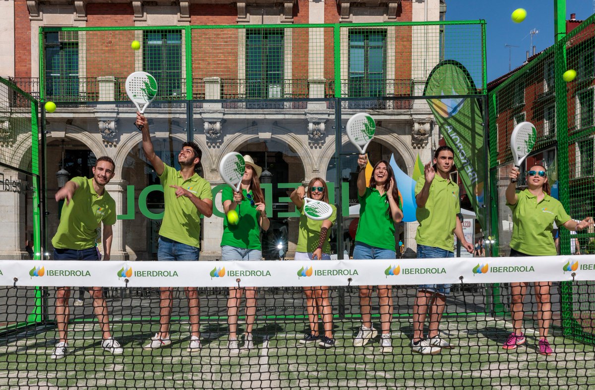 iberdrola's tweet photo. ¡Estos días no te pierdas el #WorldPadelTour en #Valladolid! 🔝 Vente a disfrutar con el mejor ambiente, realidad virtual, deporte 🎾 actividades ¡y muchos regalos! 🎁 #PucelaPower https://t.co/u9cL21G96T