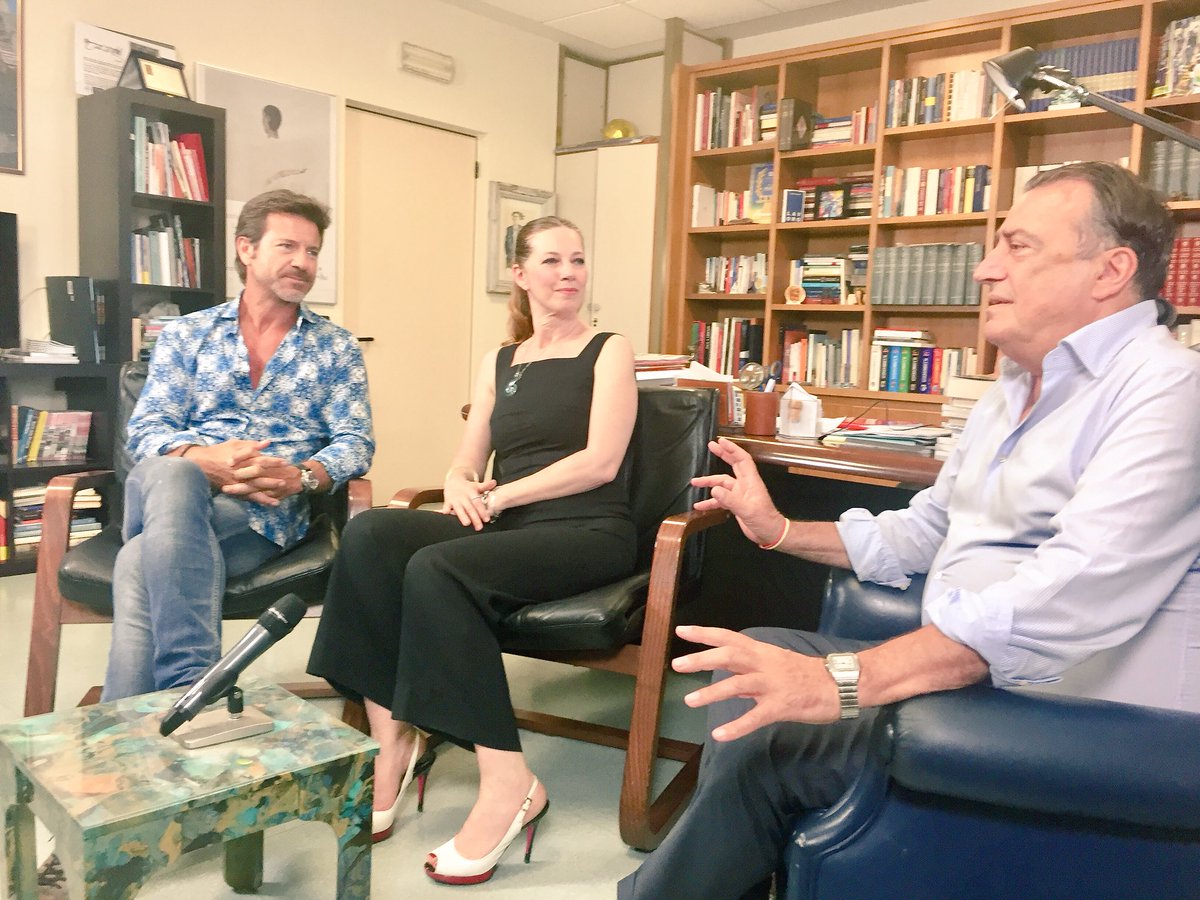 fedefresa's tweet photo. 🌺🌺🌺#MammaMia! che bella la sede del quotidiano #LaNazione‼️oggi a #Firenze ospiti del #Direttore #FrancescoCarrassi con @PaoloConticini #SabrinaMarciano @qn_lanazione @francescocarr19 @teatroverdifi https://t.co/4fcsHsWBOS